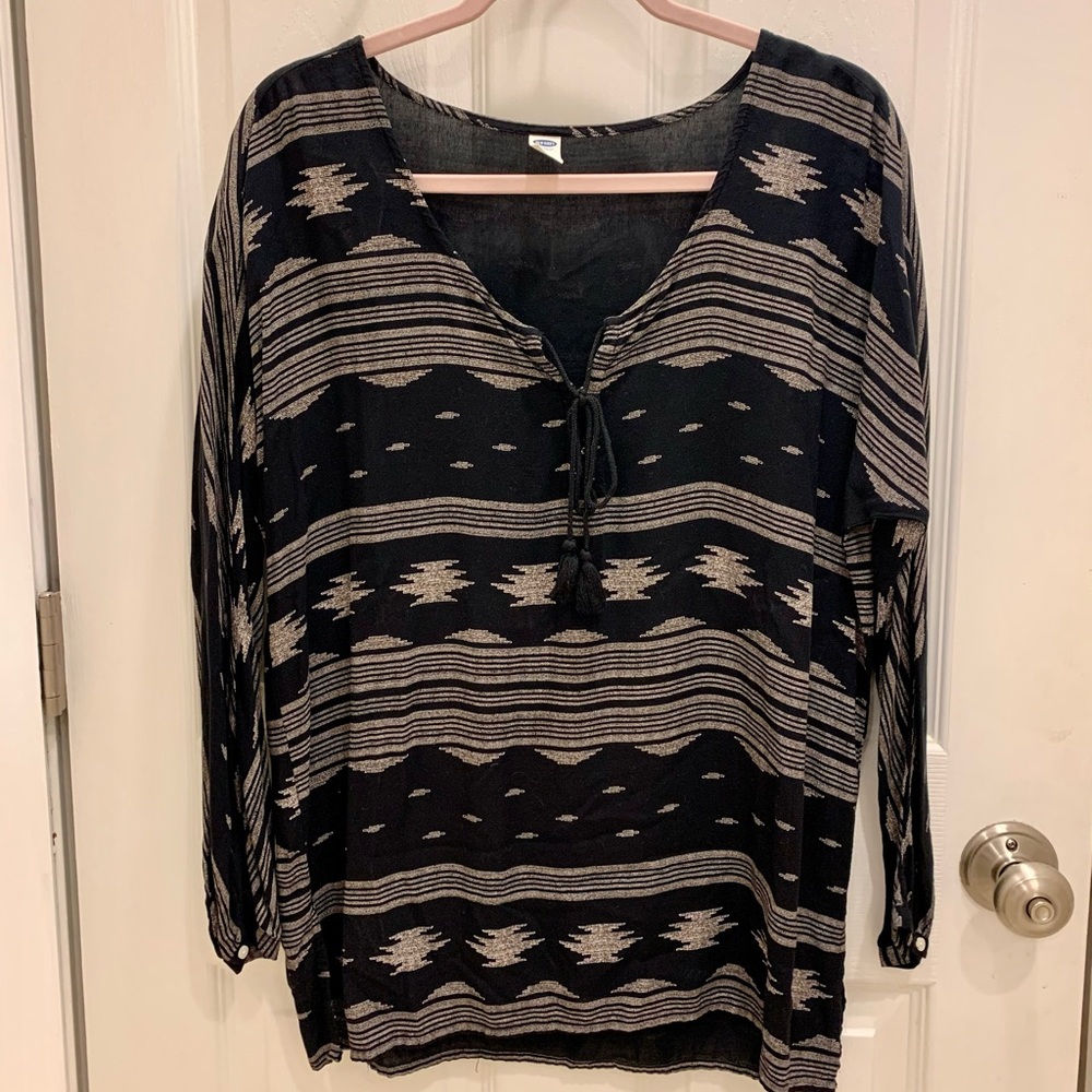 Old Navy Black Patterned Top